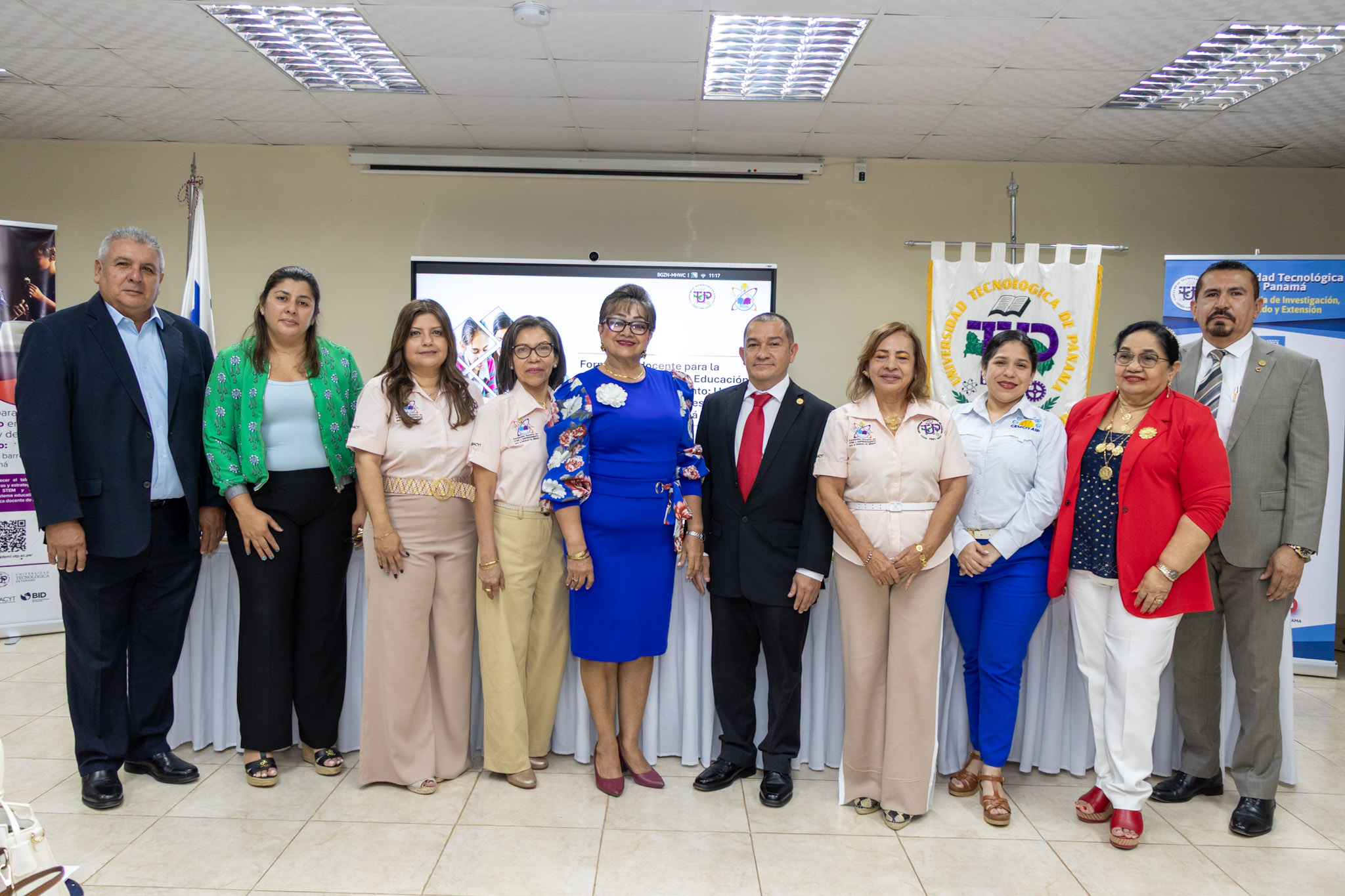 Formación docente para la equidad de género en Educación STEM y Emprendimiento: Un Estudio sobre Actitudes, Barreras y Didáctica en Panamá.
